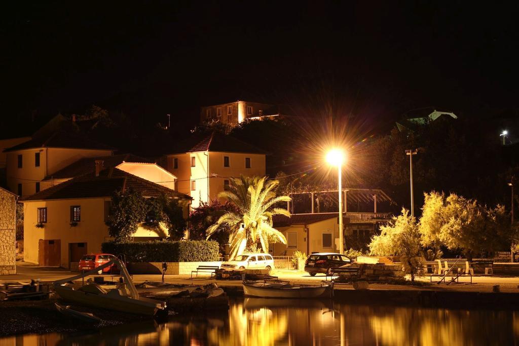 Villa Menalo Hodilje ภายนอก รูปภาพ