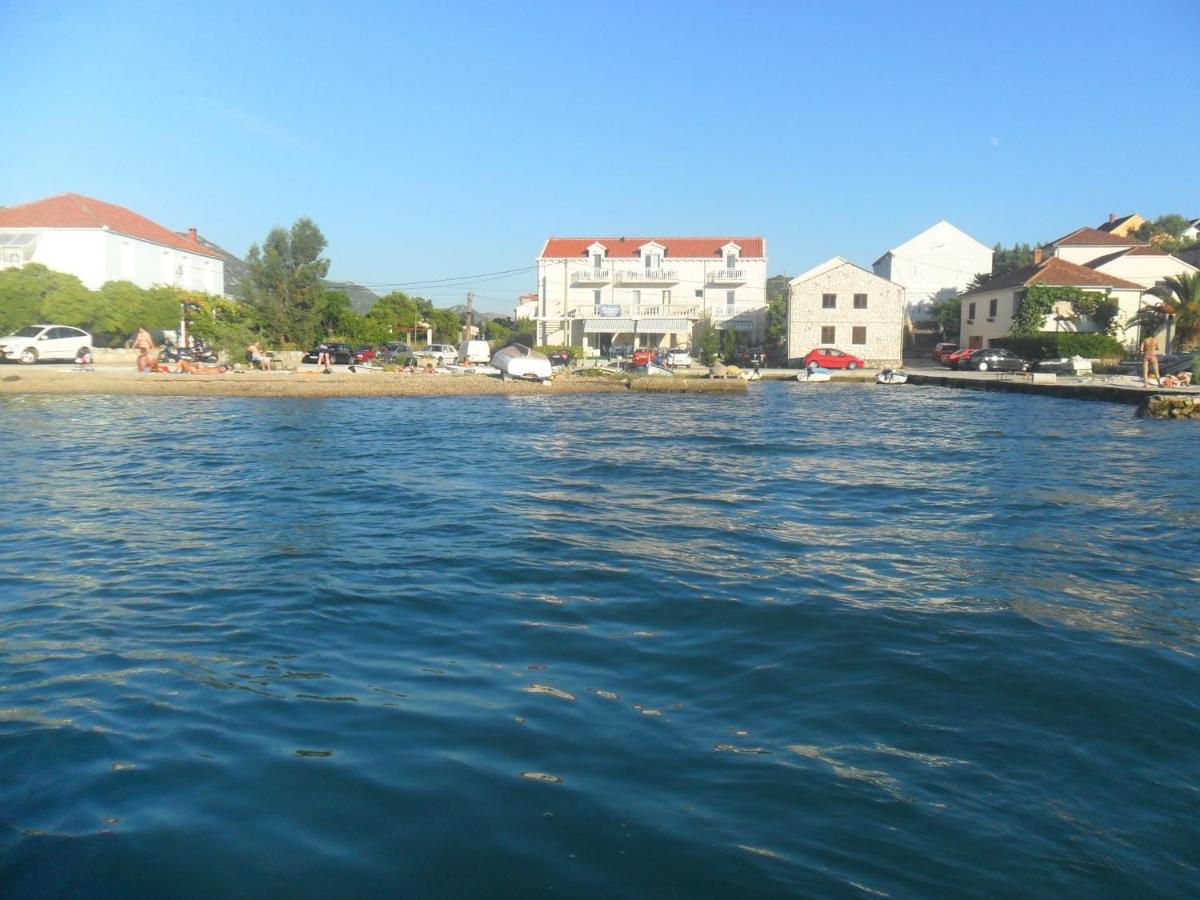 Villa Menalo Hodilje ภายนอก รูปภาพ